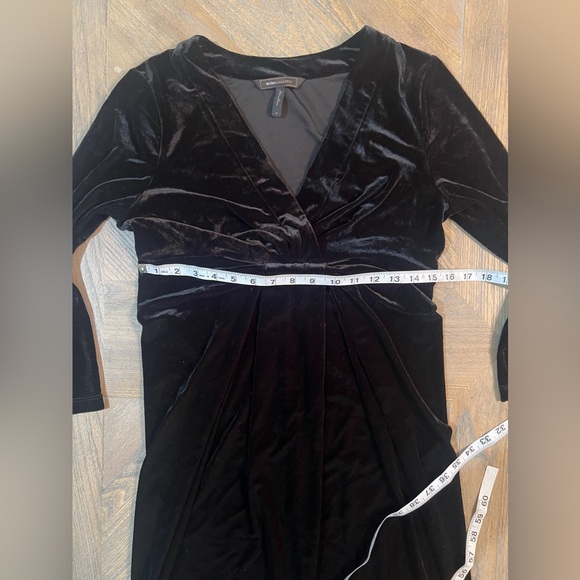 BCBGMAXAZRIA Womens Black
Velvet Twist Wrap Waist, Sz Medium - Picture 6 of 10